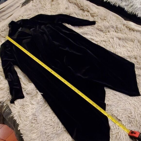 Gorgeous black velvet-like hi-lo cardigan size XS - Picture 8 of 8